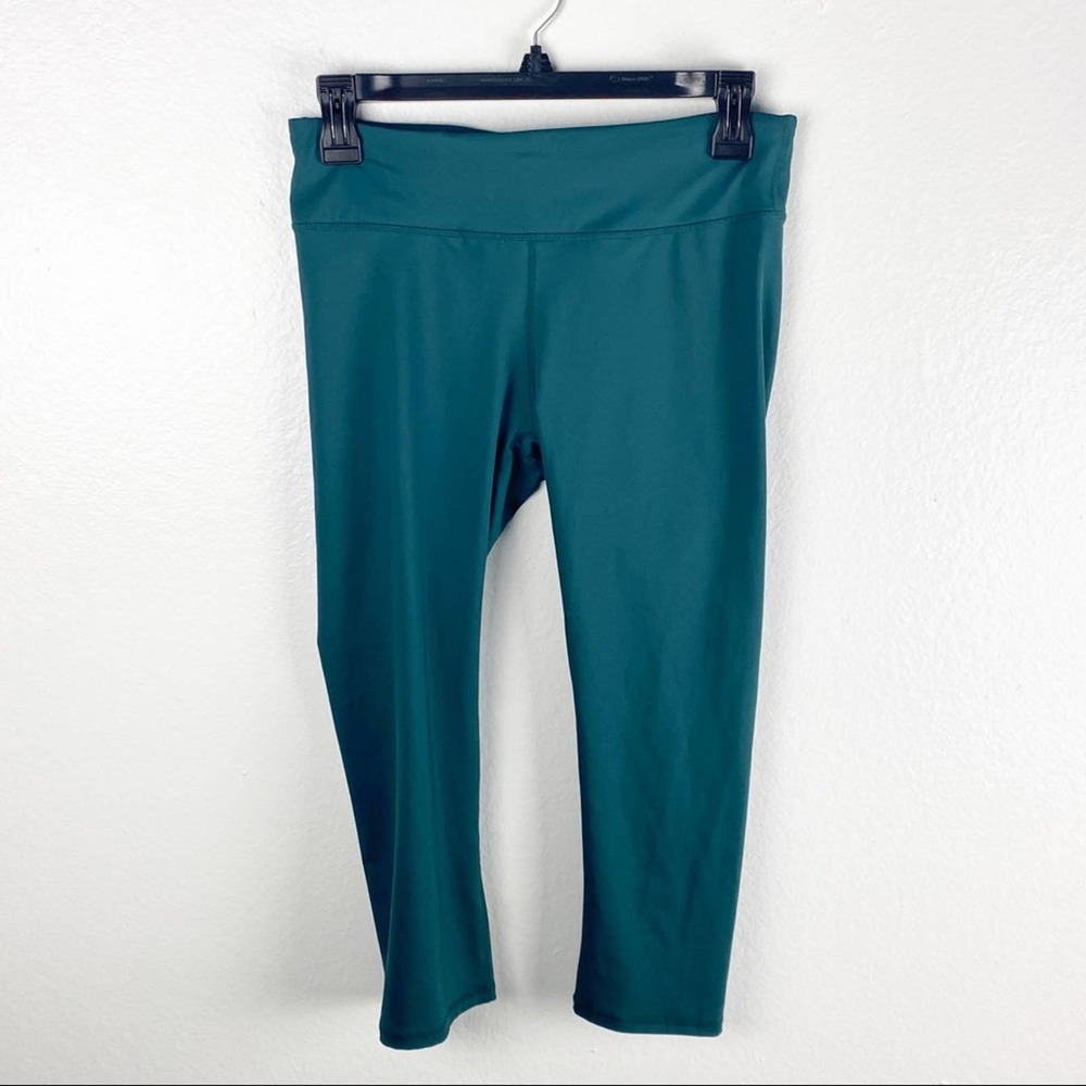 FABLETICS Green Cropped Leggings Small Gym Workout Cheer Dance Yoga Pilates